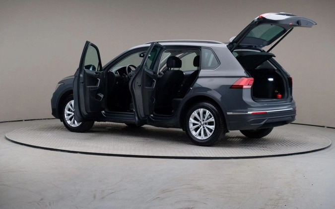 Volkswagen Tiguan cena 121799 przebieg: 35332, rok produkcji 2022 z Frombork małe 211